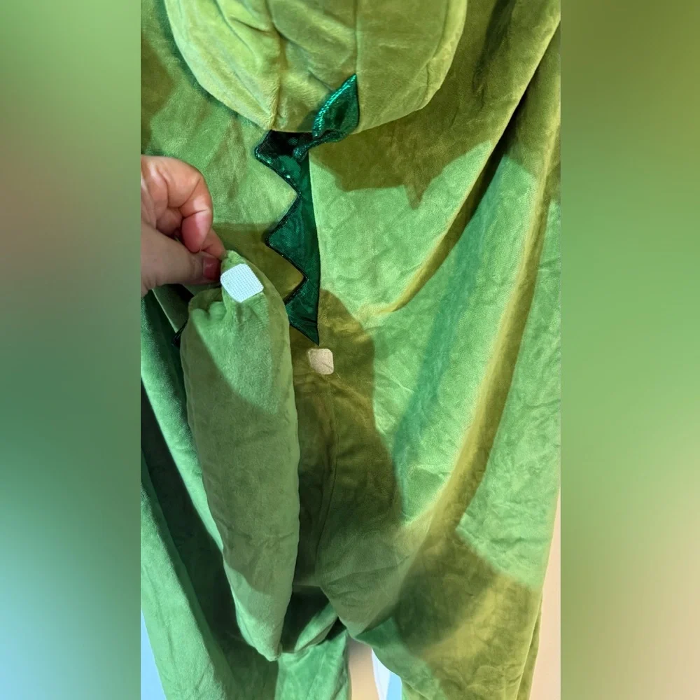 Dinosaur green and yellow Kids Costume size Large in EUC detachable tail hood